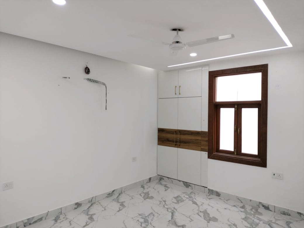 3.5 BHK + Pooja Room,Servant Room,Study Room,Extra Room Builder Floor For Sale in N G Realtors 