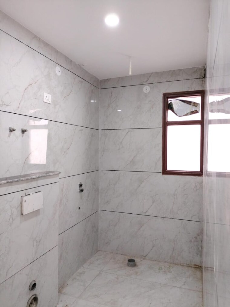 Bathroom, mahavir enclave 3.5 Bedroom 134 Sq.Yd. Builder Floor In Mahavir Enclave Delhi 8891421
