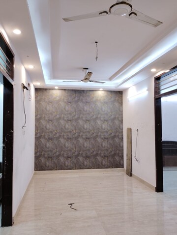 Room in 2 BHK Builder Floor at Govindpuri – for Rent