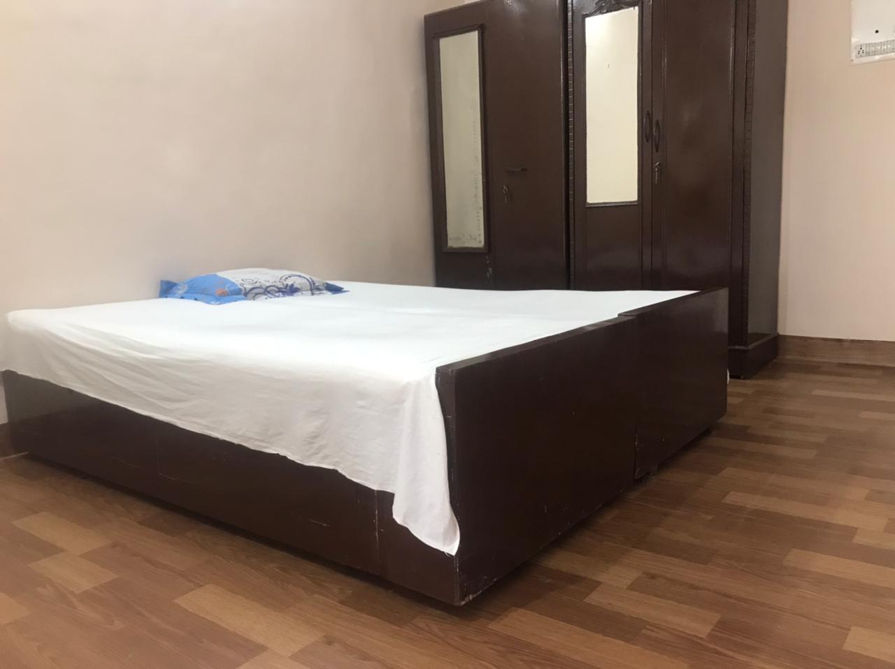 3 BHK + Extra Room Builder Floor For Rent in Andheri West