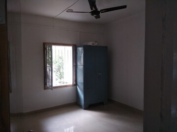 Room in 3 BHK Villa at Siemens Colony – for Rent