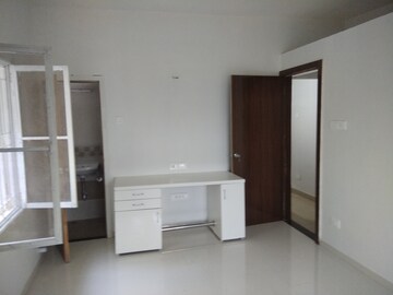 Room in 3 BHK Villa at Siemens Colony – for Rent