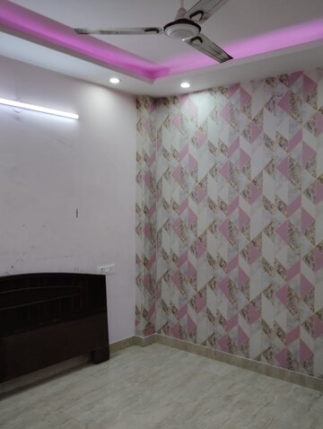 Bedroom in 2 BHK Builder Floor at Govindpuri – for Rent
