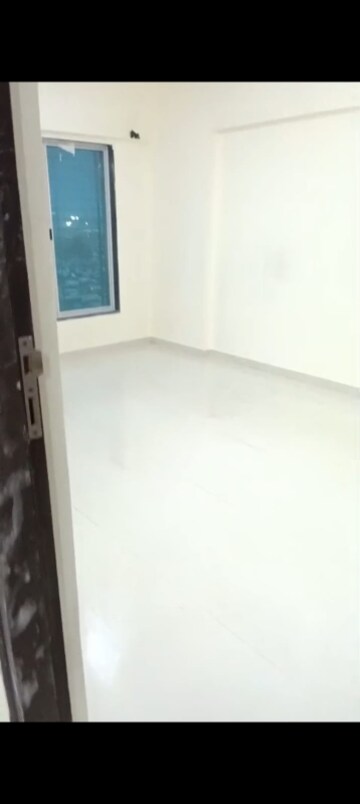 Room in 2 BHK Apartment at Swaroop Harmony, Vakola – for Rent