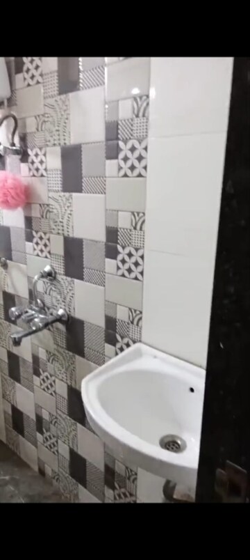 Bathroom in 2 BHK Apartment at Swaroop Harmony, Vakola – for Rent
