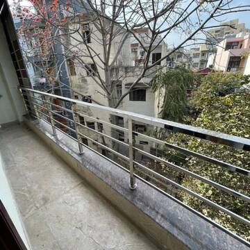 Balcony in 1 RK Builder Floor at Sector 43 – for Rent