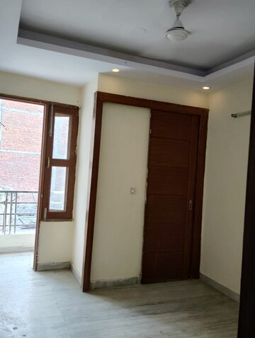 Building Lobby in 2 BHK Builder Floor at Govindpuri – for Rent