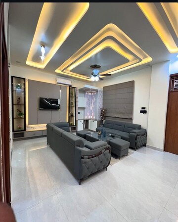 Living Room in 3.5 BHK Builder Floor at Sector 35 – for Rent