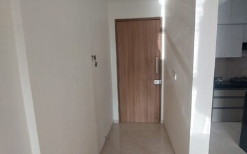 1 RK Apartment For Rent in UK Iridium, Kandivali East