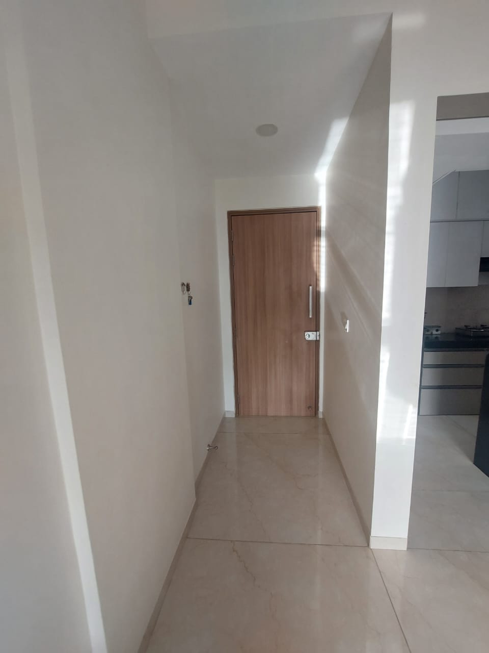 1 Rk+ Extra Room Apartment For Rent in UK Iridium