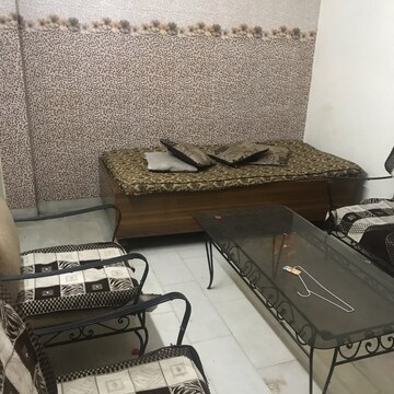 Living Room in 1 BHK Builder Floor at Lajpat Nagar ii – for Rent
