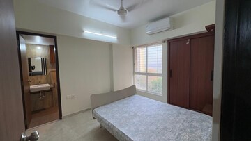 Room in 2 BHK Apartment at Lodha Amara, Kolshet Road – for Rent