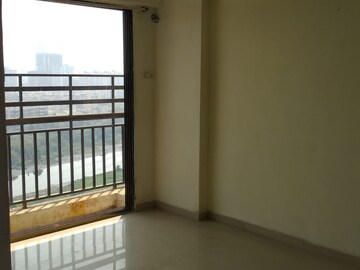 Bedroom in 2 BHK Apartment at Kamanwala Manavsthal, Malad West – for Rent