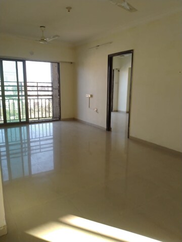Bedroom in 2 BHK Apartment at Kamanwala Manavsthal, Malad West – for Rent