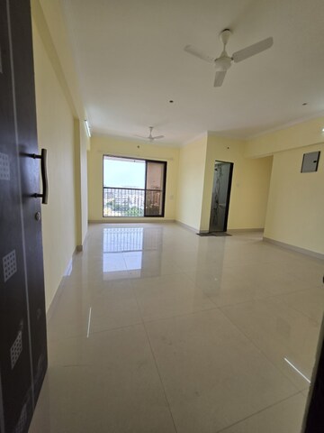Room in 3 BHK Apartment at Swaroop Harmony, Vakola – for Rent