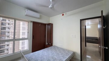 Room in 2 BHK Apartment at Lodha Amara, Kolshet Road – for Rent