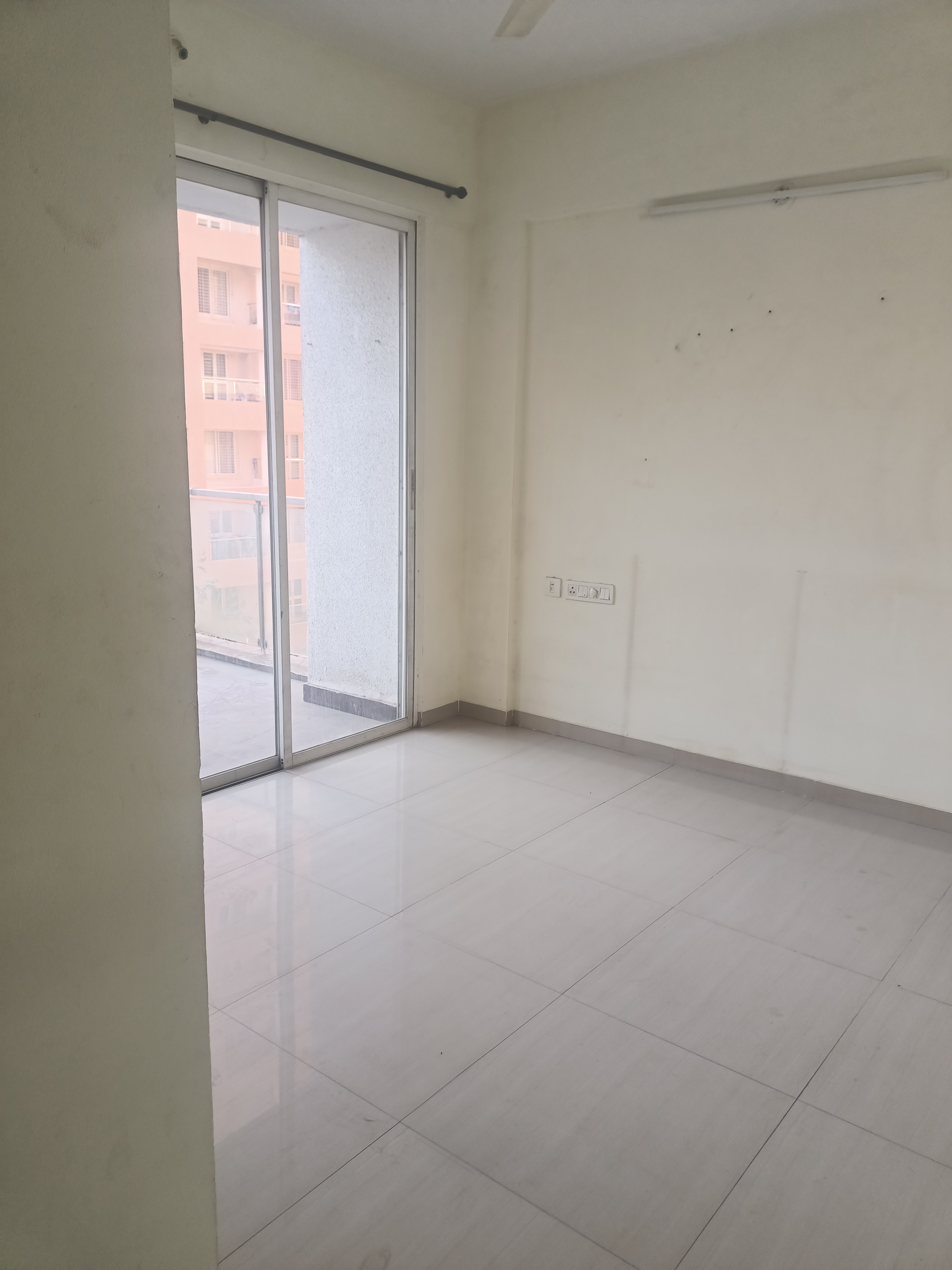 3 BHK 1350 Sq.Ft. Apartment in Om Tropica