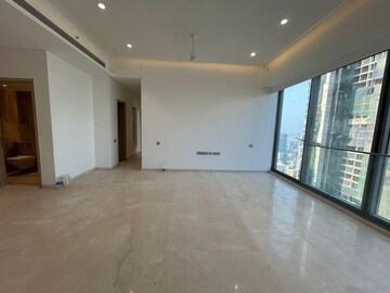Room in 4 BHK Apartment at Rustomjee Crown, Prabhadevi – for Rent