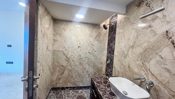 Bedroom in 3 BHK Builder Floor at Andheri West – for Rent