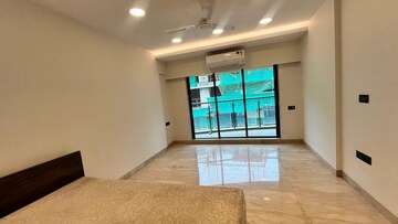 Room in 3 BHK Builder Floor at Andheri West – for Rent