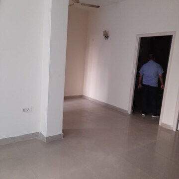 Room in 2.5 BHK Apartment at Panchsheel Green – for Sale