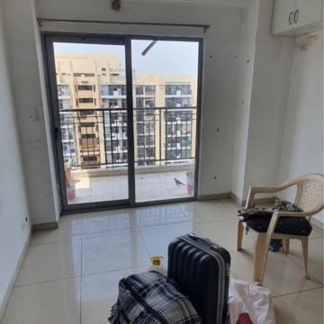 Living Room in 2.5 BHK Apartment at Panchsheel Green – for Sale