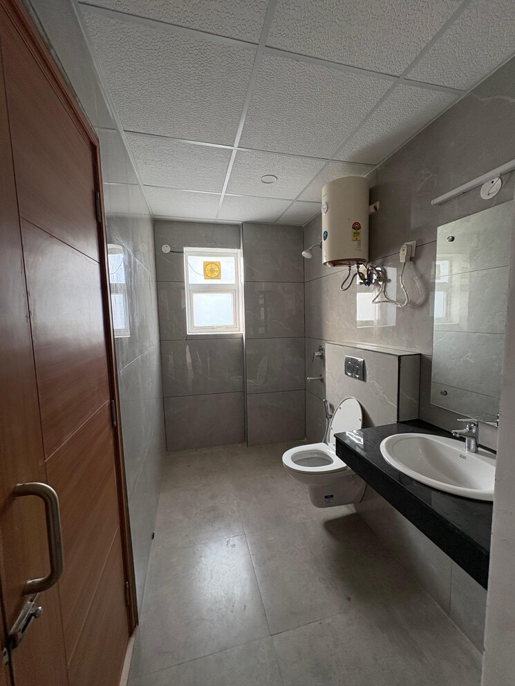 Bathroom, omaxe-lake 2 Bedroom 1285 Sq.Ft. Apartment In North Mullanpur Chandigarh 8890648