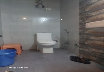 Bathroom in 1.5 BHK Builder Floor at Adchini – for Rent