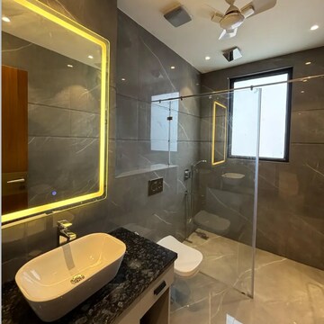 Living Room in 2.5 BHK Apartment at Juhu Scheme, Chand Society – for Rent