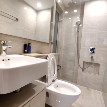 Bathroom in 2.5 BHK Apartment at Juhu Scheme, Chand Society – for Rent