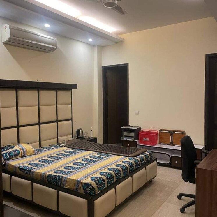 Bedroom, juhu-scheme 2.5 Bedroom 1000 Sq.Ft. Apartment In Chand Society Mumbai 8891907