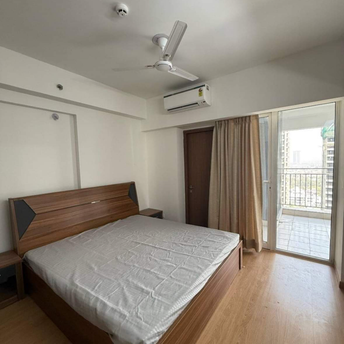 2.5 BHK Apartment For Rent in Juhu Scheme