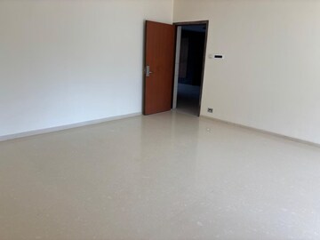Room in 2 BHK Apartment at RNA Continental, Chembur – for Rent