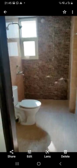 Bathroom in 3 BHK Apartment at Omaxe R2, Gomti Nagar – for Sale