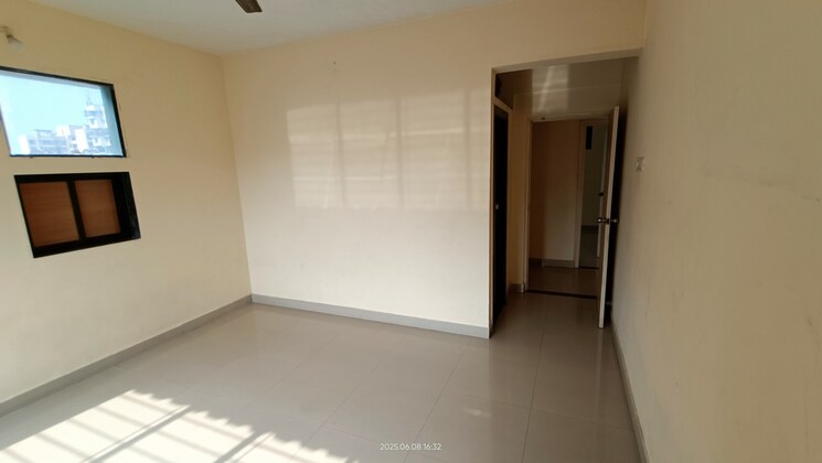 Master Bedroom, siddhi-gayatri-heritage 3 Bedroom 1500 Sq.Ft. Apartment In Kharghar Navi Mumbai 8892076