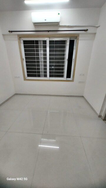 Balcony in 3 BHK Apartment at Tridhaatu Bhaveshwar Vilas, Chembur – for Rent