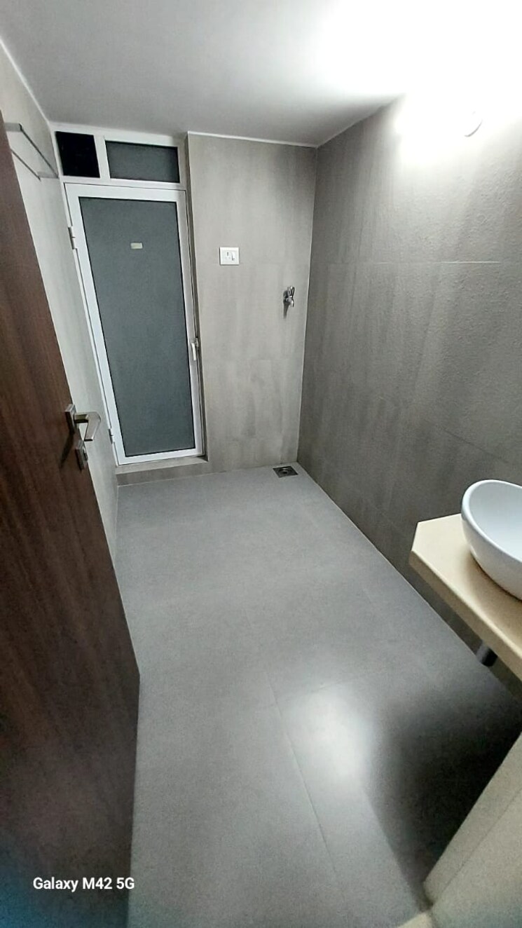 Bathroom, tridhaatu-bhaveshwar-vilas 3 Bedroom 1000 Sq.Ft. Apartment In Chembur Mumbai 8892249