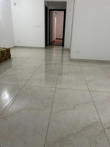 Room in 3 BHK Apartment at Omaxe R2, Gomti Nagar – for Sale