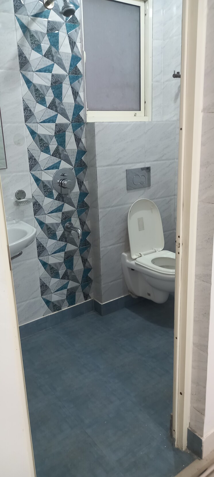 Attached Bathroom, panchmahal-awas 2.5 Bedroom 1400 Sq.Ft. Apartment In Patparganj Delhi 8892602