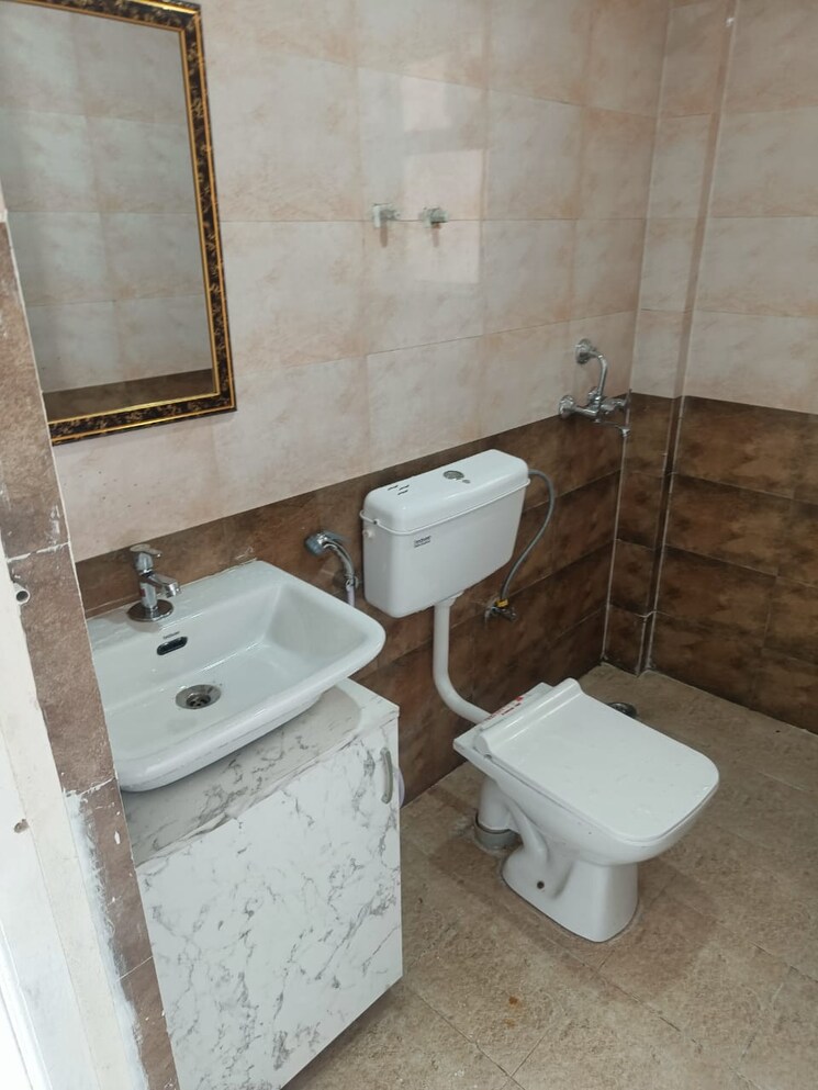 Bathroom, rof-alante 3 Bedroom 750 Sq.Ft. Apartment In Sector 108 Gurgaon 8892806