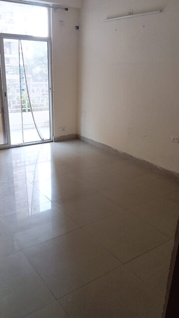 Room in 3 BHK Apartment at Nirala Aspire, Sector 16 Greater Noida – for Rent