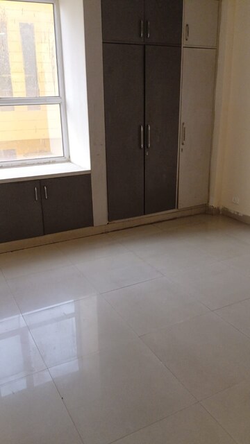 Room in 3 BHK Apartment at Nirala Aspire, Sector 16 Greater Noida – for Rent