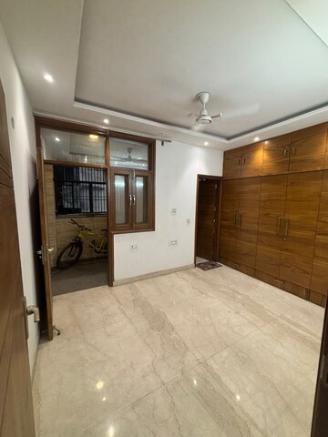 Room in 2 BHK Builder Floor at Lajpat Nagar – for Rent