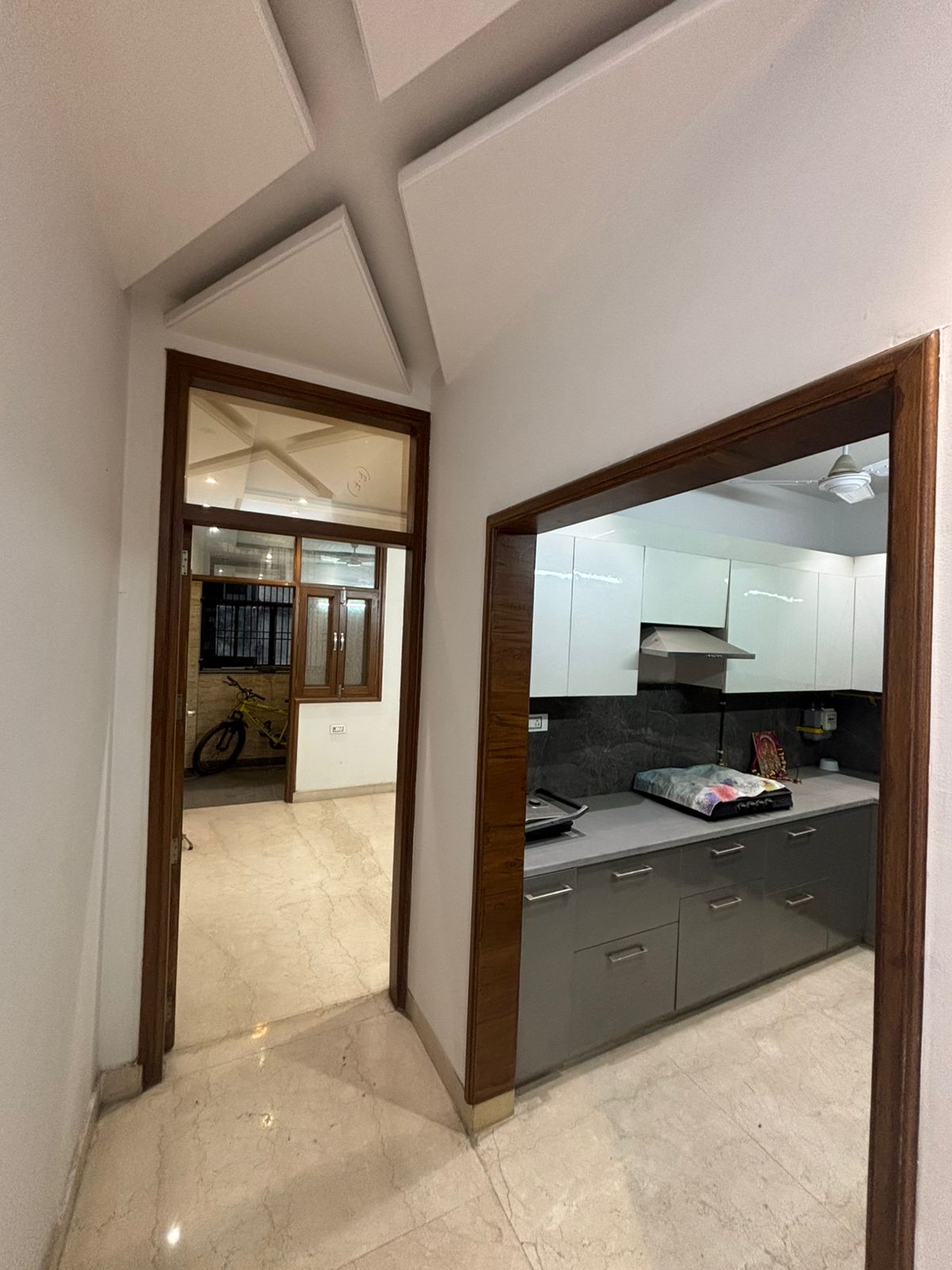 2 BHK + Servant Room Builder Floor For Rent in Lajpat Nagar