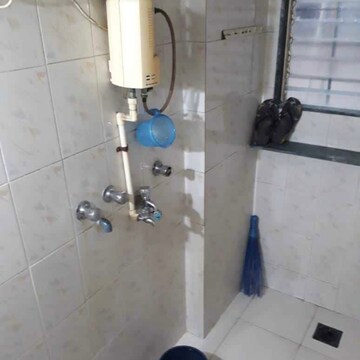 Bathroom in 2 BHK Apartment at Gurukul CHS Matunga, Geetanjali Nagar – for Rent