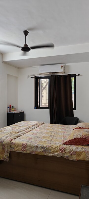 Bedroom in 2 BHK Apartment at Sumeru CHS, Andheri West – for Rent