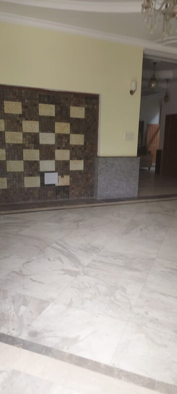 Room in 2 BHK Independent House at Alpha 1 RWA, Alpha 1 Greater Noida – for Rent