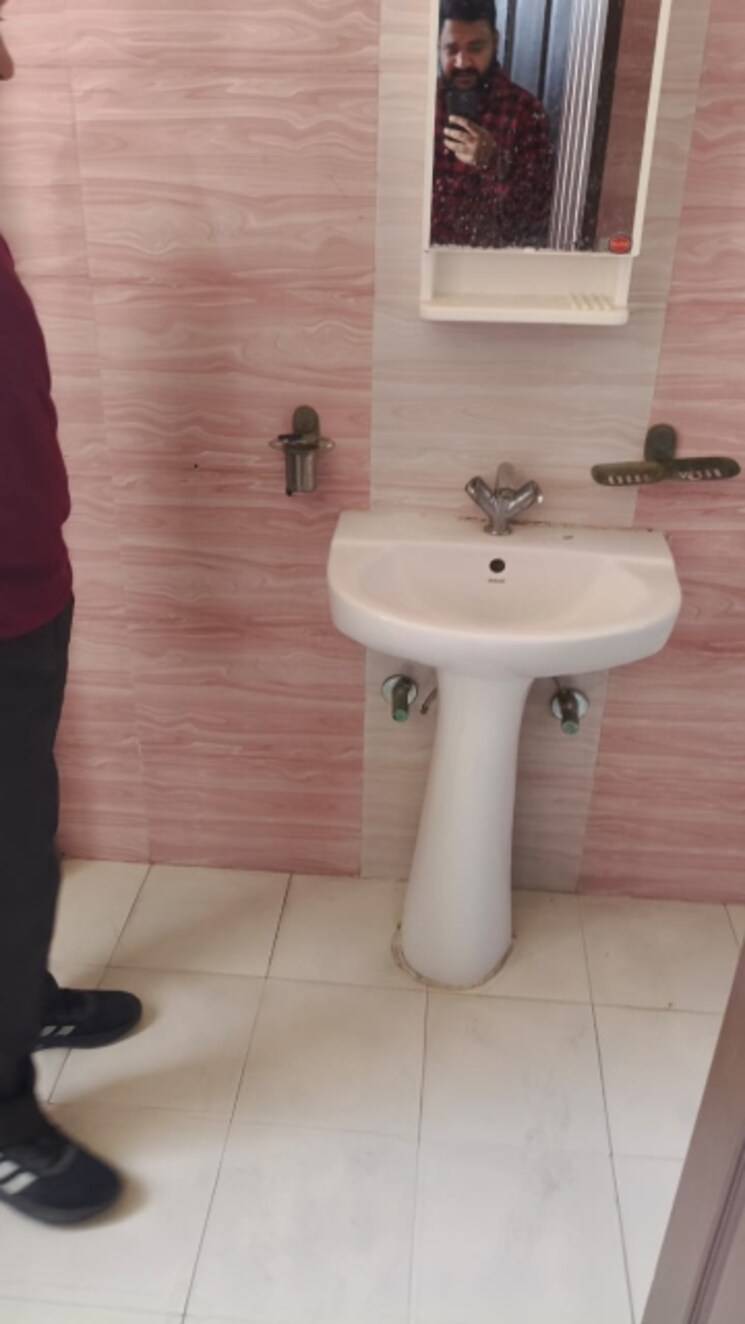 Bathroom, vip road 3 Bedroom 1439 Sq.Ft. Apartment In Vip Road Zirakpur 8893221