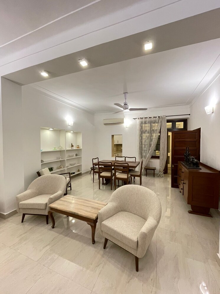 Living Room, boutique-residential-apartments-35 2.5 Bedroom 2500 Sq.Ft. Apartment In Golf Links Delhi 8893203