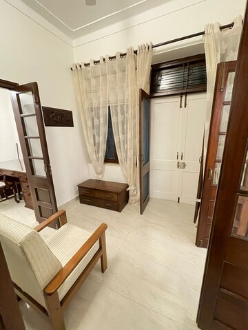 Team Area in 2.5 BHK Apartment at Boutique Residential Apartments 35, Golf Links – for Rent